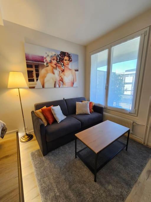 Ferienwohnung Le 19 #Terrasse#Parking Clermont-Ferrand Exterior foto